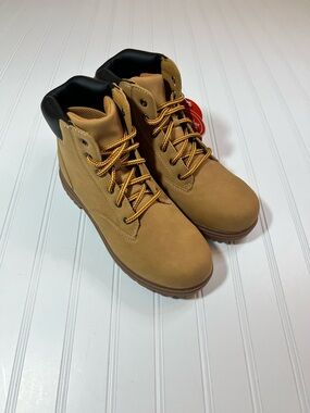 Size 6 Big Boys Tan Lace-Up Outdoor Boots NWT
